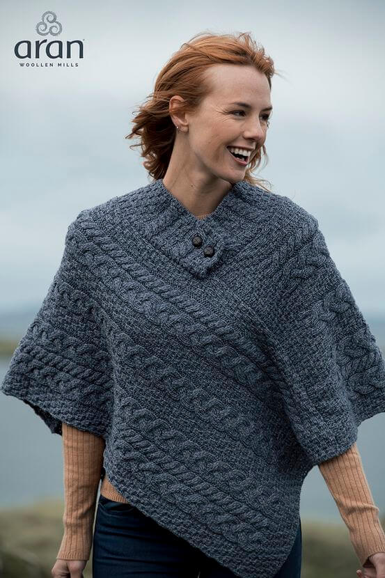 Gestrickter Damen Wollponcho aus Irland. Merinowolle Einheitsgröße