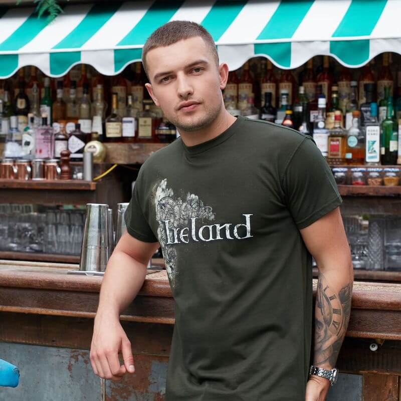 Irisches  Herren T-Shirt mit keltischem Motiv kosmisch L