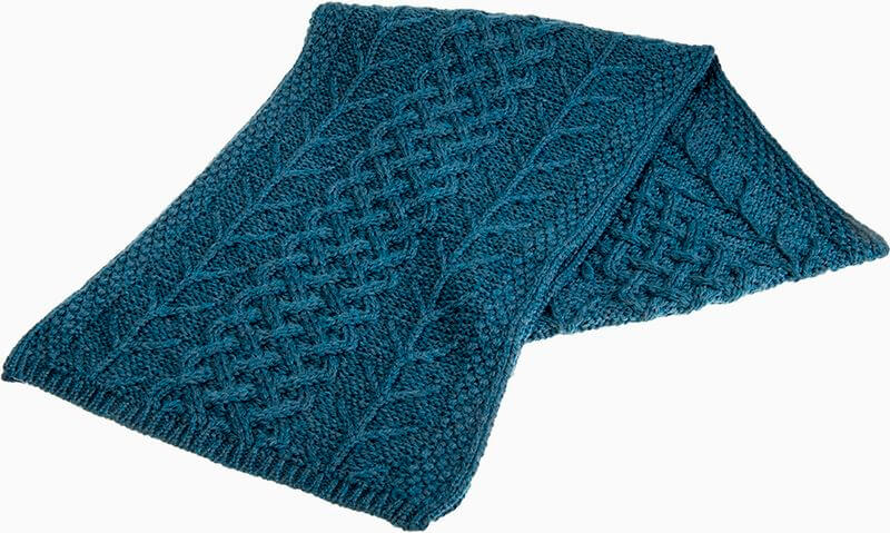 Hochwertiger Irischer Aran-Damenstrickschal aus Supersoft Merinowolle