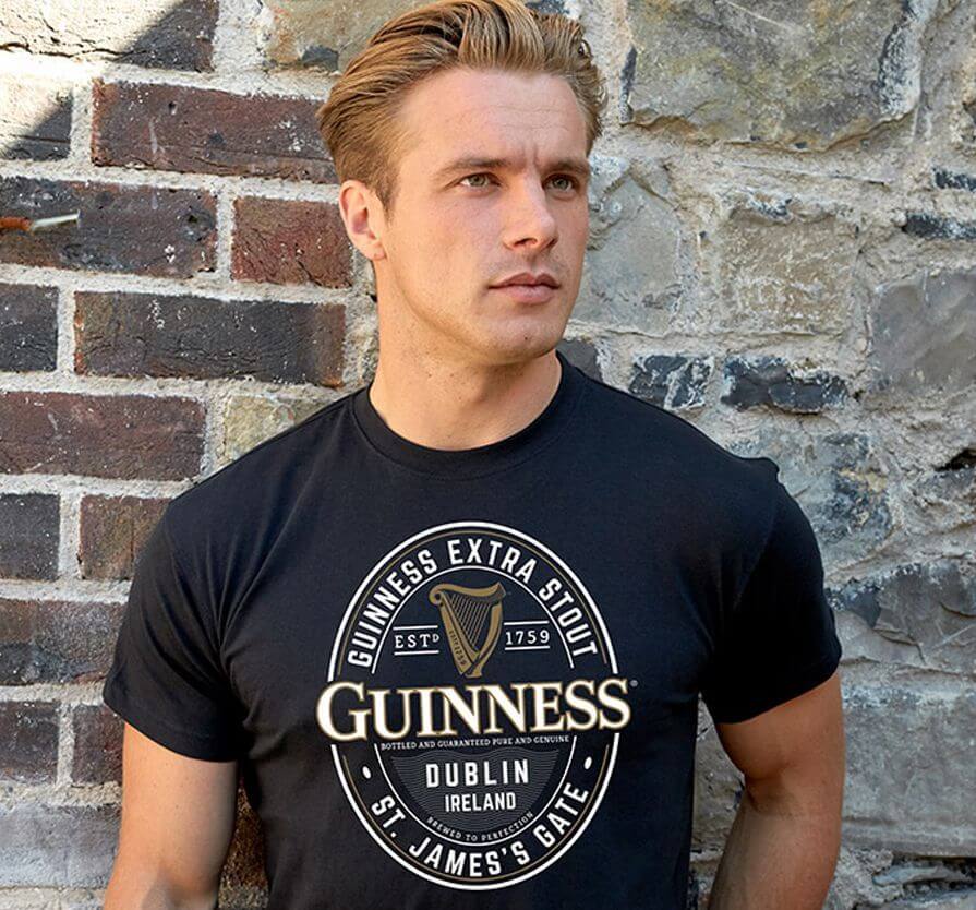 Guinness T-Shirt. Schwarz Goldharfe L